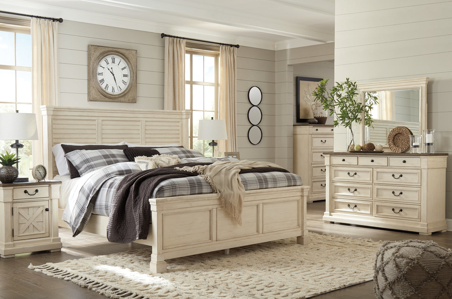 Bolanburg King Panel Bed with Mirrored Dresser, Chest and 2 Nightstands