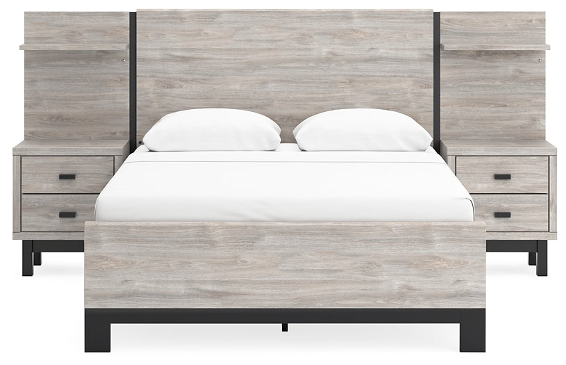 Vessalli Queen Panel Bed with Mirrored Dresser